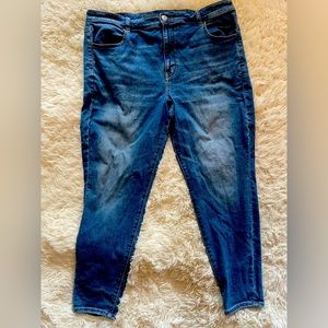 American Eagle SHORT straight leg jeans